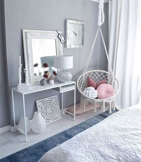 4 Tips for Decorating Small Spaces | Room ideas bedroom, Decorating ...