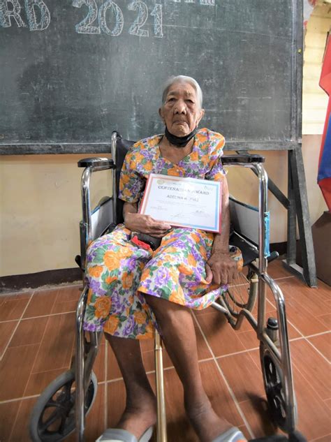 Negrense Centenarians Awarded Certificates And P100 000 Cash Each