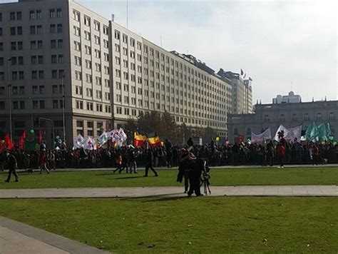 Miles De Personas Marcharon En La Alameda Reclamando El Derecho Al