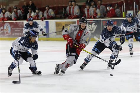 Hockey sur glace Briançon trop fort pour Marseille en match amical