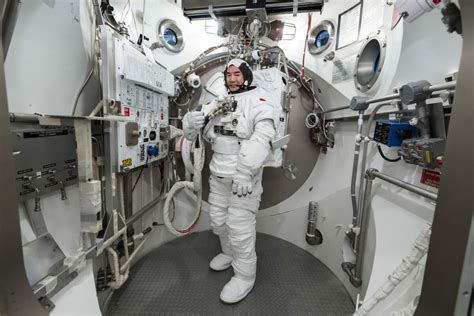 Issに滞在中の野口聡一宇宙飛行士、船外活動の日程決定！ 記事詳細｜infoseekニュース