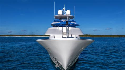 YOLO Yacht For Charter IYC