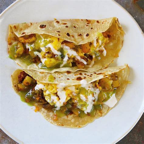 Quick Breakfast Tacos With Potato Eggs Chorizo Cheese And Hatch Green Chile A Cook Named Rebecca