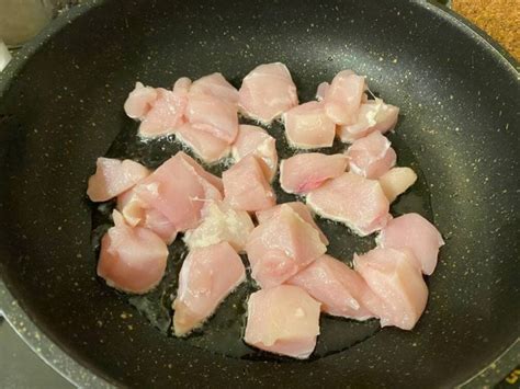 Рассыпчатый плов с курицей на сковороде: пошаговый рецепт