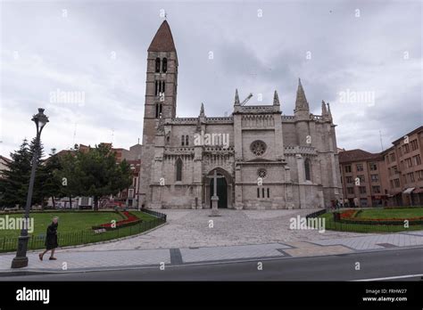 Iglesia de Nuestra Señora de la Antigua Portugalete Square in