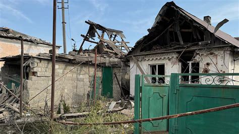 Russian Strikes Kill Wound Dozens In East Ukraine The Moscow Times