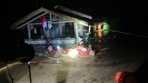 Philippines Flood Wreaks Havoc Death Toll Rises To 51 Over A Dozen