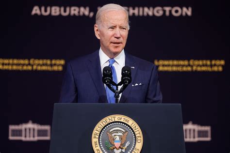 Biden White House braces for staff shakeup as midterms approach | Reuters