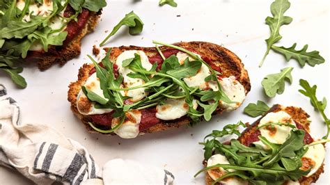 Easy Pizza Toast Recipe The Herbeevore