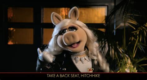 Muppets Miss Piggy Karate Chop