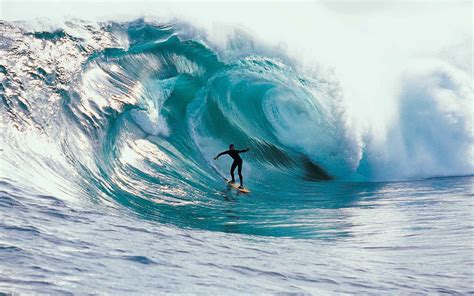 Pacific Ocean Splashing Surf Fun Activity Spray Beach Pipeline