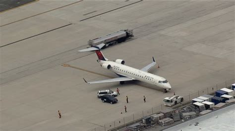 Delta Plane Makes Emergency Landing At Dulles Airport