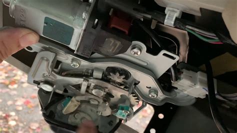 Nissan Rogue Lift Gate Latch Actuator Malfunction How To Fix