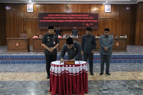 DPRD Kobar Gelar Rapat Paripurna Dalam Rangka Penandatanganan Nota