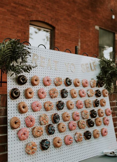 9 Wedding Dessert Table Ideas to Sweeten Your Reception Decor - Junebug ...