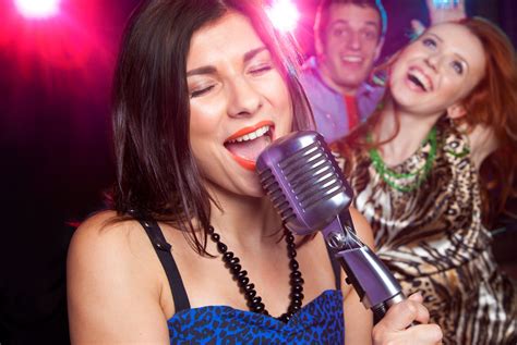 The 10 Best Karaoke Scenes In Mumbai Curly Tales