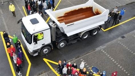 Ecco Cosa Vede Davvero Chi A Bordo Di Un Camion Il Test Per Capire