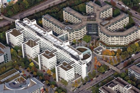 München von oben Verwaltungsgebäude der Allianz Versicherung in