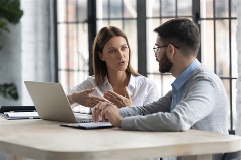 Les femmes travaillent gratuitement à partir de ce lundi 6 novembre