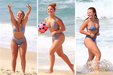 Larissa Manoela Mostra Boa Forma Ao Jogar Bola Na Praia Fotos