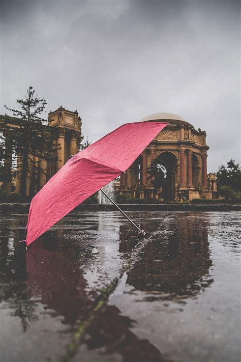 Photo Gratuite Pluie Rouge Parapluie Architecture Structure Route