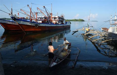 Chinese Vessels Leave Disputed Fishing Grounds In South China Sea The