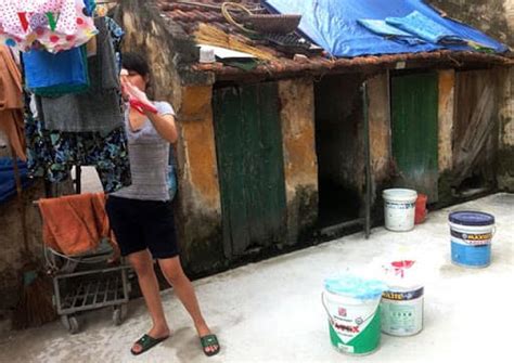 Gay cấn như đi toilet thời bao cấp TUẦN VIỆT NAM