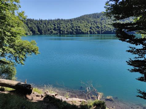 Restaurant Le Lac Pavin Dans Besse Et Saint Anastaise