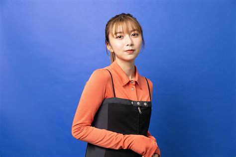 上白石萌歌、『パリピ孔明』で新境地 金髪歌姫演じ「私服ファッションもお腹出しに」 Encount