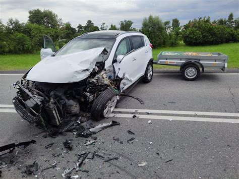 Wypadek w Gosprzydowej Jeden z samochodów dachował 21 lipca 2023 r