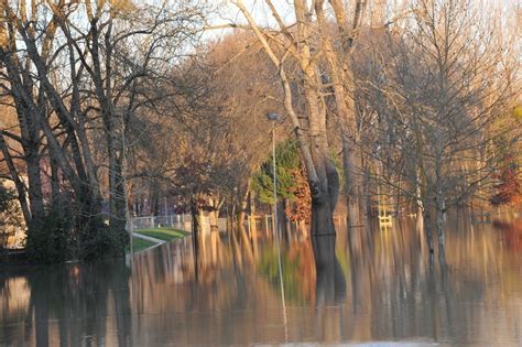 Inondations En Gironde Langon La Garonne Va Atteindre M Jeudi