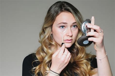 How To Apply Concealer The Right Way According To Pros Concealer