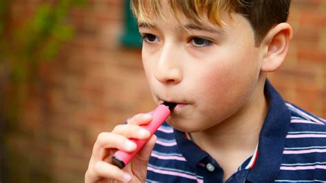 Dangerous The Risk Of Vaping With Children And Teenagers Prime Plus