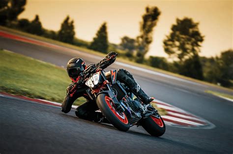 Ktm Duke R Guide Total Motorcycle