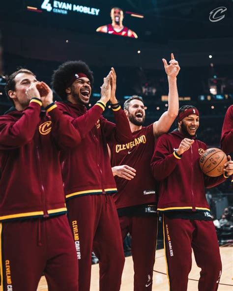 Hawks vs. Cavaliers: Play-by-play, highlights and reactions