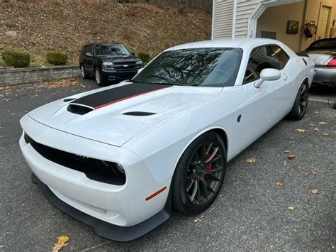 Used 2015 Dodge Challenger Srt Hellcat Rwd For Sale With Photos Cargurus