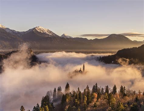 Dreamy Pixel | Capturing a spectacular sunrise at lake Bled - Dreamy Pixel