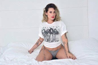 Sexy Babe Andrea Garcia Unveils Her Nice Tits While Posing 15 Photos
