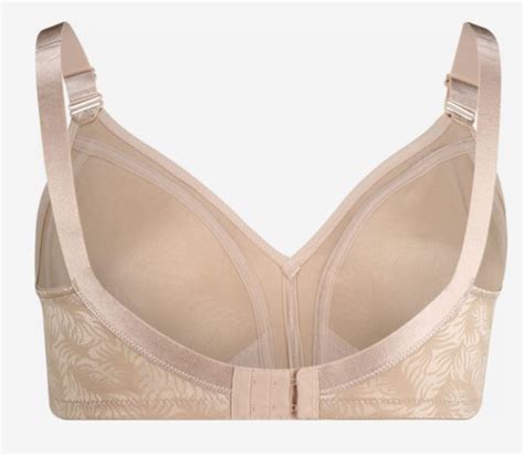 Rinnahoidja Dorina Kristen Nude