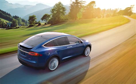 These Are The Coolest Features On The Tesla Model X