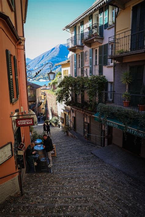 Restaurants by Stepped Alley in Village Bellagio on Lake Como · Free ...