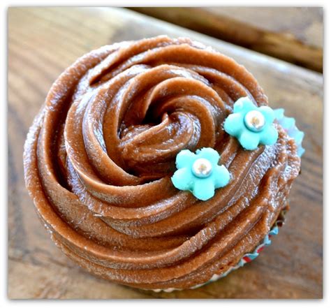 Cupcake De Chocolate Blanco Con Buttercream De Nutella Y El Erizo