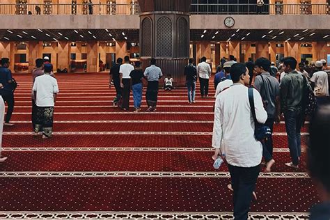 MATERI TERBARU KHUTBAH JUMAT BESOK 19 April 2024 Semangat Ibadah Pasca