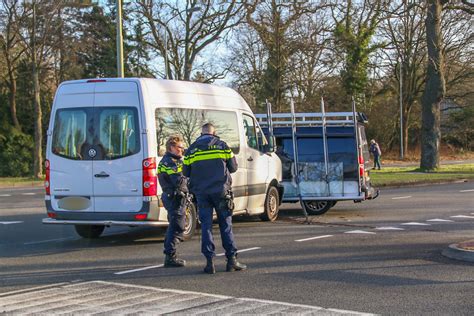 Taxi En Bestelbus Botsen Op Kruising Noordernieuws