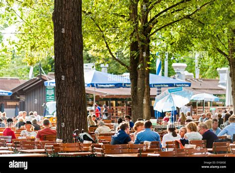 Hirschgarten Biergarten -. Munich, Bavaria, Germany Stock Photo - Alamy