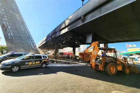 Incêndio No Viaduto Da T 63 Pode Ter Sido Criminoso [veja Fotos] Folha Z