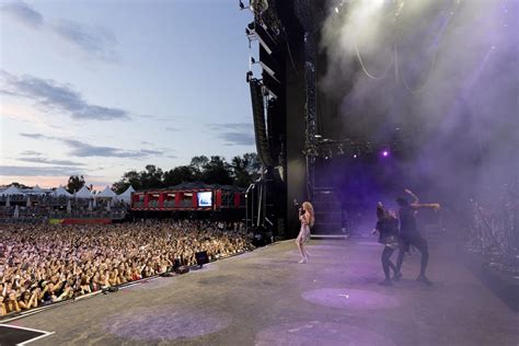 Rita Ora Braless On Stage Hot Celebs Home