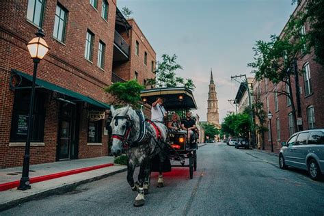 Passeio Turístico Fantasma De Carruagem à Cavalo Em Charleston