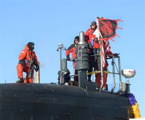 Attack Submarine USS Minnesota Earns Meritorious Unit Commendation > U ...