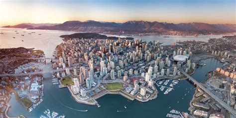 Discover Vancouver with our Travel Guide